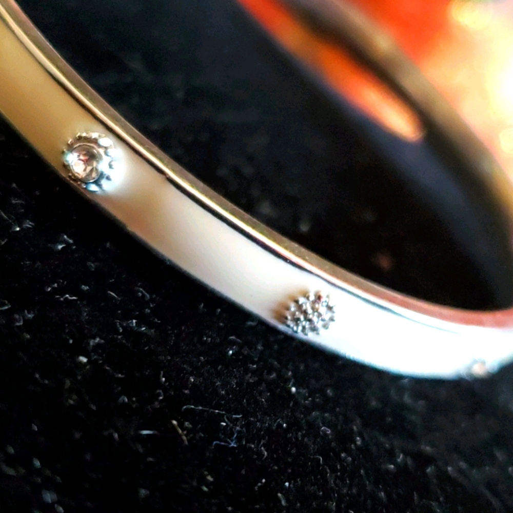 Lia Sophia silvertone, cream bangle rhinestones Size Large